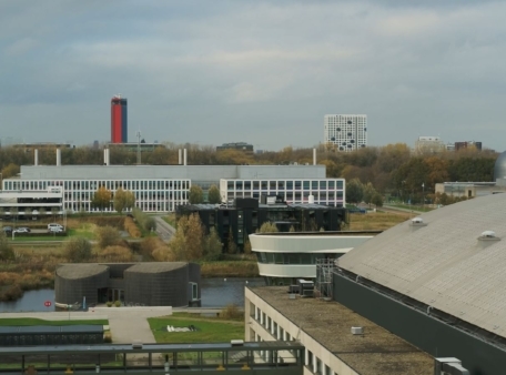 luchtfoto Deltares kijkend naar campus